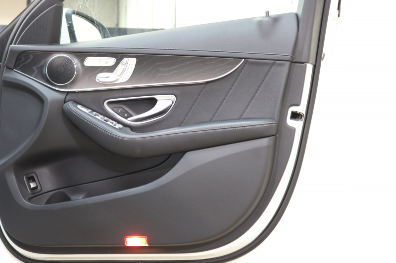 メルセデスベンツ Cクラス C200 AVG AMGﾗｲﾝ ﾚｰﾀﾞｰｾｰﾌﾃｨPKG　1ｵｰﾅｰ ｷｰﾚｽｺﾞｰ 黒革 HDDﾅﾋﾞTV BT音楽 ﾊﾞｯｸｶﾒﾗ PTS LEDﾗｲﾄ AMGｴｱﾛ&18AW ﾀﾞｲﾅﾐｯｸS　2年保証