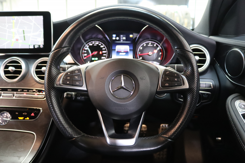 メルセデスベンツ Cクラス C200 AVG AMGﾗｲﾝ ﾚｰﾀﾞｰｾｰﾌﾃｨPKG　1ｵｰﾅｰ ｷｰﾚｽｺﾞｰ 黒革 HDDﾅﾋﾞTV BT音楽 ﾊﾞｯｸｶﾒﾗ PTS LEDﾗｲﾄ AMGｴｱﾛ&18AW ﾀﾞｲﾅﾐｯｸS　2年保証