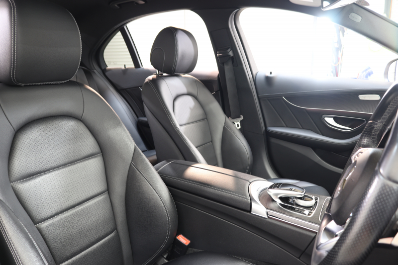 メルセデスベンツ Cクラス C200 AVG AMGﾗｲﾝ ﾚｰﾀﾞｰｾｰﾌﾃｨPKG　1ｵｰﾅｰ ｷｰﾚｽｺﾞｰ 黒革 HDDﾅﾋﾞTV BT音楽 ﾊﾞｯｸｶﾒﾗ PTS LEDﾗｲﾄ AMGｴｱﾛ&18AW ﾀﾞｲﾅﾐｯｸS　2年保証