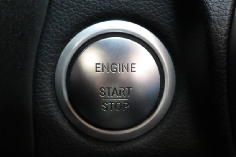 メルセデスベンツ GLC GLC250 4MATIC ｽﾎﾟｰﾂ 本革仕様 ｷｰﾚｽｺﾞｰ 黒本革 ﾊﾟﾉﾗﾏSR ﾍｯﾄﾞｱｯﾌﾟD HDDﾅﾋﾞTV BT音楽 ﾌﾞﾙﾒｽﾀｰ 360ｶﾒﾗ PTS LEDﾗｲﾄ ﾊﾝｽﾞﾌﾘｰA AMGｴｱﾛ&19AW ﾀﾞｲﾅﾐｯｸｾﾚｸﾄ 9AT　2年保証