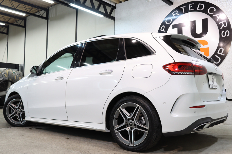 メルセデスベンツ Bクラス B180 AMGﾗｲﾝ AMGﾚｻﾞｰｴｸｽｸﾙｰｼﾌﾞ&ｱﾄﾞﾊﾞﾝｽﾄﾞ&ﾅﾋﾞｹﾞｰｼｮﾝ&ﾚｰﾀﾞｰｾｰﾌﾃｨPKG　ｷｰﾚｽｺﾞｰ 赤/黒本革 ﾊﾟﾉﾗﾏSR ﾍｯﾄﾞｱｯﾌﾟD MBUXﾅﾋﾞTV BT音楽 360ｶﾒﾗ PTS LEDﾗｲﾄ 自動Rｹﾞｰﾄ ﾊﾝｽﾞﾌﾘｰA AMGｴｱﾛ&18AW ﾜｲﾔﾚｽ充電 7AT　2年保証