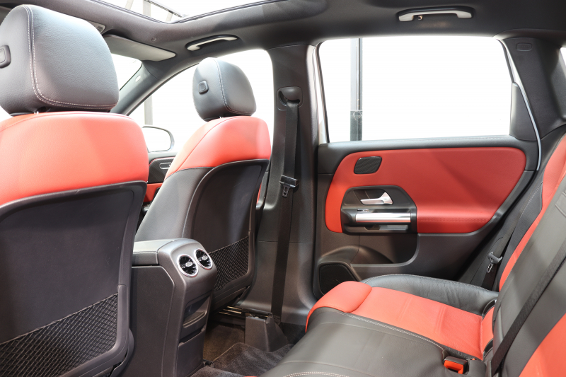 メルセデスベンツ Bクラス B180 AMGﾗｲﾝ AMGﾚｻﾞｰｴｸｽｸﾙｰｼﾌﾞ&ｱﾄﾞﾊﾞﾝｽﾄﾞ&ﾅﾋﾞｹﾞｰｼｮﾝ&ﾚｰﾀﾞｰｾｰﾌﾃｨPKG　ｷｰﾚｽｺﾞｰ 赤/黒本革 ﾊﾟﾉﾗﾏSR ﾍｯﾄﾞｱｯﾌﾟD MBUXﾅﾋﾞTV BT音楽 360ｶﾒﾗ PTS LEDﾗｲﾄ 自動Rｹﾞｰﾄ ﾊﾝｽﾞﾌﾘｰA AMGｴｱﾛ&18AW ﾜｲﾔﾚｽ充電 7AT　2年保証