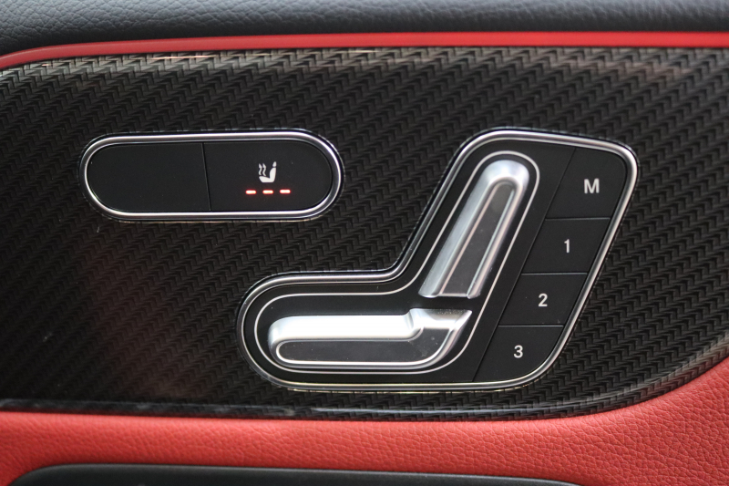 メルセデスベンツ Bクラス B180 AMGﾗｲﾝ AMGﾚｻﾞｰｴｸｽｸﾙｰｼﾌﾞ&ｱﾄﾞﾊﾞﾝｽﾄﾞ&ﾅﾋﾞｹﾞｰｼｮﾝ&ﾚｰﾀﾞｰｾｰﾌﾃｨPKG　ｷｰﾚｽｺﾞｰ 赤/黒本革 ﾊﾟﾉﾗﾏSR ﾍｯﾄﾞｱｯﾌﾟD MBUXﾅﾋﾞTV BT音楽 360ｶﾒﾗ PTS LEDﾗｲﾄ 自動Rｹﾞｰﾄ ﾊﾝｽﾞﾌﾘｰA AMGｴｱﾛ&18AW ﾜｲﾔﾚｽ充電 7AT　2年保証