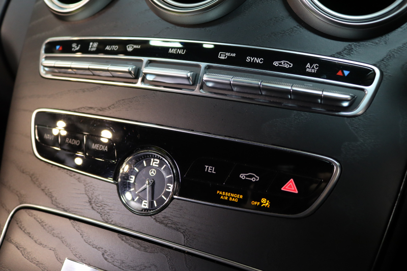 メルセデスベンツ Cクラス C200ｽﾃｰｼｮﾝﾜｺﾞﾝ ﾛｰﾚｳｽｴﾃﾞｨｼｮﾝ ｽﾎﾟｰﾂﾌﾟﾗｽ&ﾚｰﾀﾞｰｾｰﾌﾃｨPKG　特別仕様車 BSG搭載 後期最終ﾓﾃﾞﾙ 1ｵｰﾅｰ ｷｰﾚｽｺﾞｰ 黒革 ﾍｯﾄﾞｱｯﾌﾟD HDDﾅﾋﾞTV ｽﾏﾎ連携 ﾊﾞｯｸｶﾒﾗ PTS LEDﾗｲﾄ ﾊﾝｽﾞﾌﾘｰA AMGｴｱﾛ&18AW ﾜｲﾔﾚｽ充電 9AT　2年保証