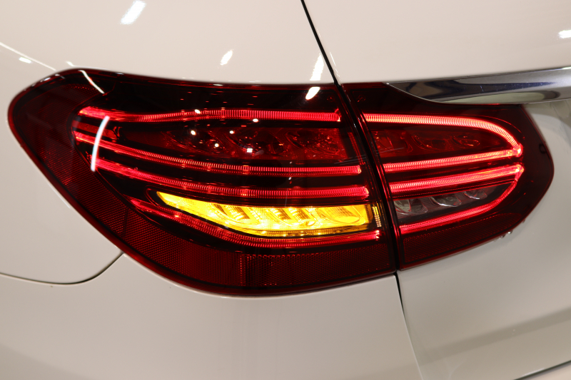 メルセデスベンツ Cクラス C200ｽﾃｰｼｮﾝﾜｺﾞﾝ ﾛｰﾚｳｽｴﾃﾞｨｼｮﾝ ｽﾎﾟｰﾂﾌﾟﾗｽ&ﾚｰﾀﾞｰｾｰﾌﾃｨPKG　特別仕様車 BSG搭載 後期最終ﾓﾃﾞﾙ 1ｵｰﾅｰ ｷｰﾚｽｺﾞｰ 黒革 ﾍｯﾄﾞｱｯﾌﾟD HDDﾅﾋﾞTV ｽﾏﾎ連携 ﾊﾞｯｸｶﾒﾗ PTS LEDﾗｲﾄ ﾊﾝｽﾞﾌﾘｰA AMGｴｱﾛ&18AW ﾜｲﾔﾚｽ充電 9AT　2年保証