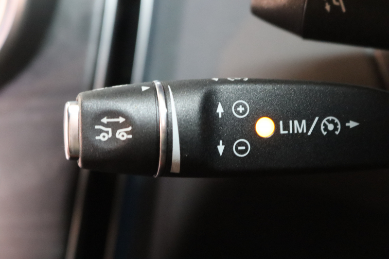 メルセデスベンツ Cクラス C200 AVG AMGﾗｲﾝ ﾚｻﾞｰｴｸｽｸﾙｰｼﾌﾞ&ﾚｰﾀﾞｰｾｰﾌﾃｨPKG　1ｵｰﾅｰ ｷｰﾚｽｺﾞｰ 赤本革 ﾍｯﾄﾞｱｯﾌﾟD HDDﾅﾋﾞTV BT音楽 ﾊﾞｯｸｶﾒﾗ PTS LEDﾗｲﾄ ﾊﾝｽﾞﾌﾘｰA AMGｴｱﾛ&18AW ﾀﾞｲﾅﾐｯｸS ｴｱｻｽ　2年保証