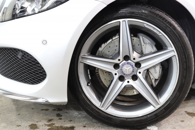 メルセデスベンツ Cクラス C200 AVG AMGﾗｲﾝ ﾚｻﾞｰｴｸｽｸﾙｰｼﾌﾞ&ﾚｰﾀﾞｰｾｰﾌﾃｨPKG　1ｵｰﾅｰ ｷｰﾚｽｺﾞｰ 赤本革 ﾍｯﾄﾞｱｯﾌﾟD HDDﾅﾋﾞTV BT音楽 ﾊﾞｯｸｶﾒﾗ PTS LEDﾗｲﾄ ﾊﾝｽﾞﾌﾘｰA AMGｴｱﾛ&18AW ﾀﾞｲﾅﾐｯｸS ｴｱｻｽ　2年保証