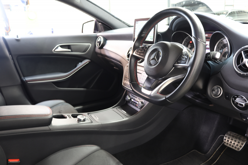 メルセデスベンツ CLAクラス CLA180 ｼｭｰﾃｨﾝｸﾞﾌﾞﾚｰｸ ｽﾎﾟｰﾂ ﾍﾞｰｼｯｸ&ﾚｰﾀﾞｰｾｰﾌﾃｨPKG　中期 ｷｰﾚｽｺﾞｰ ﾚｻﾞｰDINAMICAｼｰﾄ HDDﾅﾋﾞTV BT音楽 ﾊﾞｯｸｶﾒﾗ PTS DSRC ｷｾﾉﾝ AMGｴｱﾛ&18AW ﾀﾞｲﾅﾐｯｸｾﾚｸﾄ 純正ﾄﾞﾗﾚｺ 希少色ﾉｰｻﾞﾝﾗｲﾂﾌﾞﾗｯｸ　2年保証