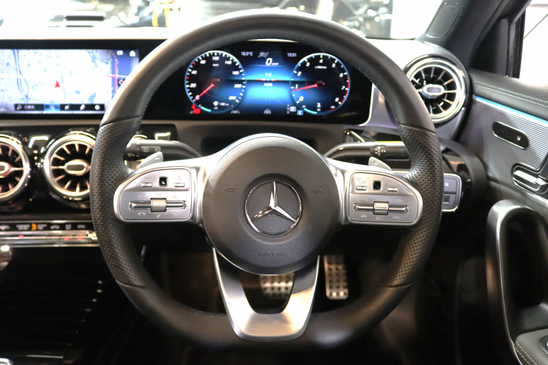 メルセデスベンツ Aクラス A180ｽﾀｲﾙ AMGﾗｲﾝ AMGﾚｻﾞｰｴｸｽｸﾙｰｼﾌﾞ&ｱﾄﾞﾊﾞﾝｽﾄﾞ&ﾅﾋﾞｹﾞｰｼｮﾝ&ﾚｰﾀﾞｰｾｰﾌﾃｨPKG　ｷｰﾚｽｺﾞｰ 灰/黒本革 ﾊﾟﾉﾗﾏSR HUD MBUXﾅﾋﾞTV BT音楽 ｱﾄﾞﾊﾞﾝｽﾄﾞｻｳﾝﾄﾞ 360ｶﾒﾗ PTS LEDﾗｲﾄ AMGｴｱﾛ&18AW ﾜｲﾔﾚｽ充電 希少色ﾓﾊｰﾍﾞｼﾙﾊﾞｰ　2年保証