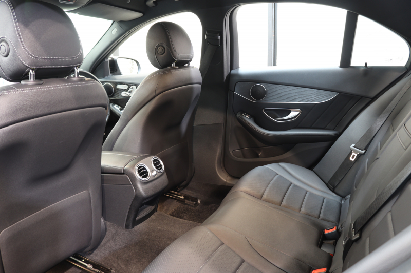 メルセデスベンツ Cクラス C200 AVG AMGﾗｲﾝ ﾚｰﾀﾞｰｾｰﾌﾃｨPKG　BSG搭載 後期 MEｺﾈｸﾄ ｷｰﾚｽｺﾞｰ 黒革 HDDﾅﾋﾞTV ｽﾏﾎ連携 ﾊﾞｯｸｶﾒﾗ PTS LEDﾗｲﾄ AMGｴｱﾛ&18AW ﾀﾞｲﾅﾐｯｸS ｴｱｻｽ 9AT　2年保証