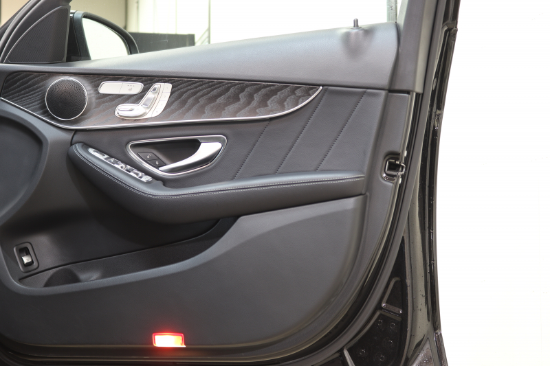 メルセデスベンツ Cクラス C200 AVG AMGﾗｲﾝ ﾚｰﾀﾞｰｾｰﾌﾃｨPKG　BSG搭載 後期 MEｺﾈｸﾄ ｷｰﾚｽｺﾞｰ 黒革 HDDﾅﾋﾞTV ｽﾏﾎ連携 ﾊﾞｯｸｶﾒﾗ PTS LEDﾗｲﾄ AMGｴｱﾛ&18AW ﾀﾞｲﾅﾐｯｸS ｴｱｻｽ 9AT　2年保証