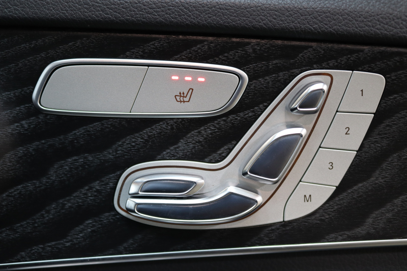 メルセデスベンツ Cクラス C200 AVG AMGﾗｲﾝ ﾚｰﾀﾞｰｾｰﾌﾃｨPKG　BSG搭載 後期 MEｺﾈｸﾄ ｷｰﾚｽｺﾞｰ 黒革 HDDﾅﾋﾞTV ｽﾏﾎ連携 ﾊﾞｯｸｶﾒﾗ PTS LEDﾗｲﾄ AMGｴｱﾛ&18AW ﾀﾞｲﾅﾐｯｸS ｴｱｻｽ 9AT　2年保証