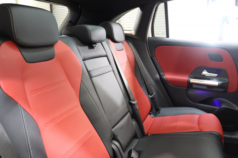 メルセデスベンツ GLA GLA200d 4MATIC AMGﾗｲﾝ AMGﾚｻﾞｰｴｸｽｸﾙｰｼﾌﾞ&ｱﾄﾞﾊﾞﾝｽﾄﾞ&ﾅﾋﾞｹﾞｰｼｮﾝ&ﾚｰﾀﾞｰｾｰﾌﾃｨPKG　ｷｰﾚｽｺﾞｰ 赤/黒本革 ﾊﾟﾉﾗﾏSR ﾍｯﾄﾞｱｯﾌﾟD MBUXﾅﾋﾞTV BT音楽 ｱﾄﾞﾊﾞﾝｽﾄﾞｻｳﾝﾄﾞ 360ｶﾒﾗ PTS LEDﾗｲﾄ ﾊﾝｽﾞﾌﾘｰA AMGｴｱﾛ&19AW 8AT　2年保証