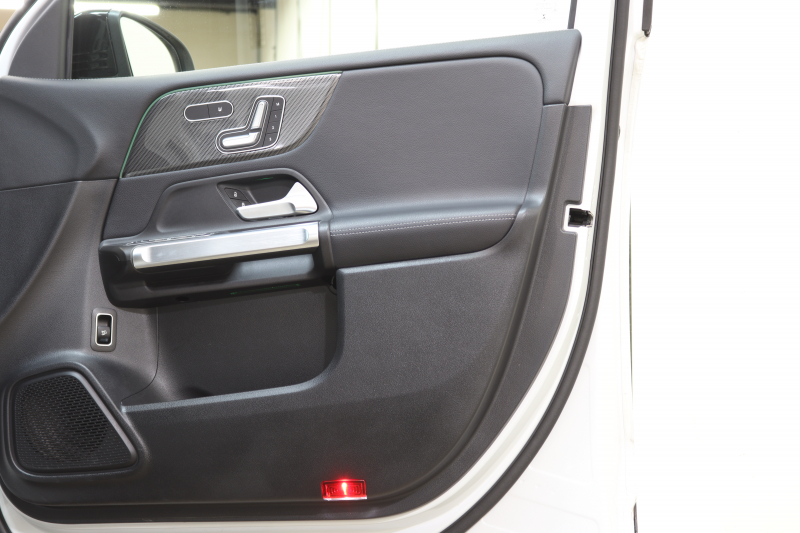 メルセデスベンツ GLB GLB250 4MATIC ｽﾎﾟｰﾂ ﾅｲﾄ&ﾅﾋﾞｹﾞｰｼｮﾝ&ﾚｰﾀﾞｰｾｰﾌﾃｨPKG　ｷｰﾚｽｺﾞｰ 黒本革 MBUXﾅﾋﾞTV BT音楽 ｱﾄﾞﾊﾞﾝｽﾄﾞｻｳﾝﾄﾞ 360ｶﾒﾗ PTS LEDﾗｲﾄ ﾊﾝｽﾞﾌﾘｰA AMGｴｱﾛ&20AW 8AT　2年保証