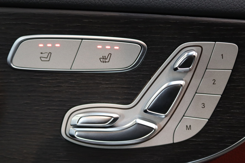 メルセデスベンツ Cクラス C180ｶﾌﾞﾘｵﾚ ｽﾎﾟｰﾂ ﾚｻﾞｰｴｸｽｸﾙｰｼﾌﾞ&ﾚｰﾀﾞｰｾｰﾌﾃｨPKG　後期 1ｵｰﾅｰ ｷｰﾚｽｺﾞｰ 赤本革 ｴｱｽｶｰﾌ ﾍｯﾄﾞｱｯﾌﾟD HDDﾅﾋﾞTV ｽﾏﾎ連携 ﾊﾞｯｸｶﾒﾗ PTS LEDﾗｲﾄ 赤幌 ﾀﾞｲﾅﾐｯｸS ｴｱｻｽ 9AT　2年保証