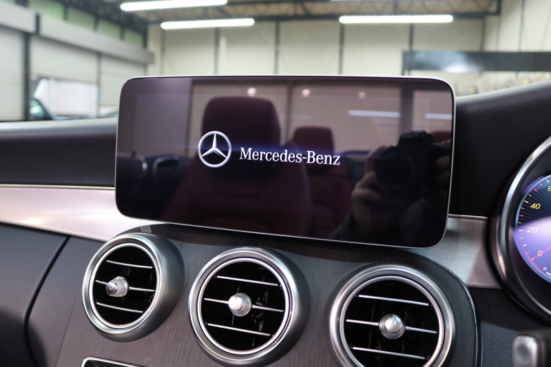 メルセデスベンツ Cクラス C180ｶﾌﾞﾘｵﾚ ｽﾎﾟｰﾂ ﾚｻﾞｰｴｸｽｸﾙｰｼﾌﾞ&ﾚｰﾀﾞｰｾｰﾌﾃｨPKG　後期 1ｵｰﾅｰ ｷｰﾚｽｺﾞｰ 赤本革 ｴｱｽｶｰﾌ ﾍｯﾄﾞｱｯﾌﾟD HDDﾅﾋﾞTV ｽﾏﾎ連携 ﾊﾞｯｸｶﾒﾗ PTS LEDﾗｲﾄ 赤幌 ﾀﾞｲﾅﾐｯｸS ｴｱｻｽ 9AT　2年保証