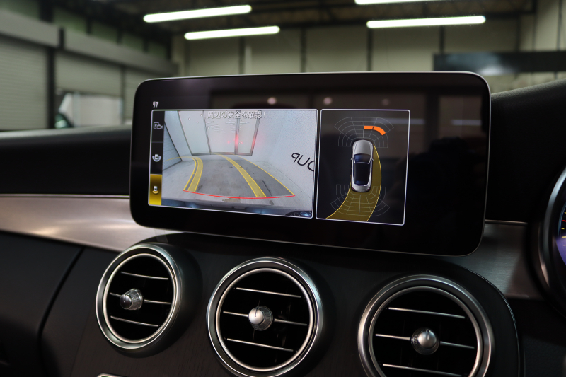 メルセデスベンツ Cクラス C180ｶﾌﾞﾘｵﾚ ｽﾎﾟｰﾂ ﾚｻﾞｰｴｸｽｸﾙｰｼﾌﾞ&ﾚｰﾀﾞｰｾｰﾌﾃｨPKG　後期 1ｵｰﾅｰ ｷｰﾚｽｺﾞｰ 赤本革 ｴｱｽｶｰﾌ ﾍｯﾄﾞｱｯﾌﾟD HDDﾅﾋﾞTV ｽﾏﾎ連携 ﾊﾞｯｸｶﾒﾗ PTS LEDﾗｲﾄ 赤幌 ﾀﾞｲﾅﾐｯｸS ｴｱｻｽ 9AT　2年保証