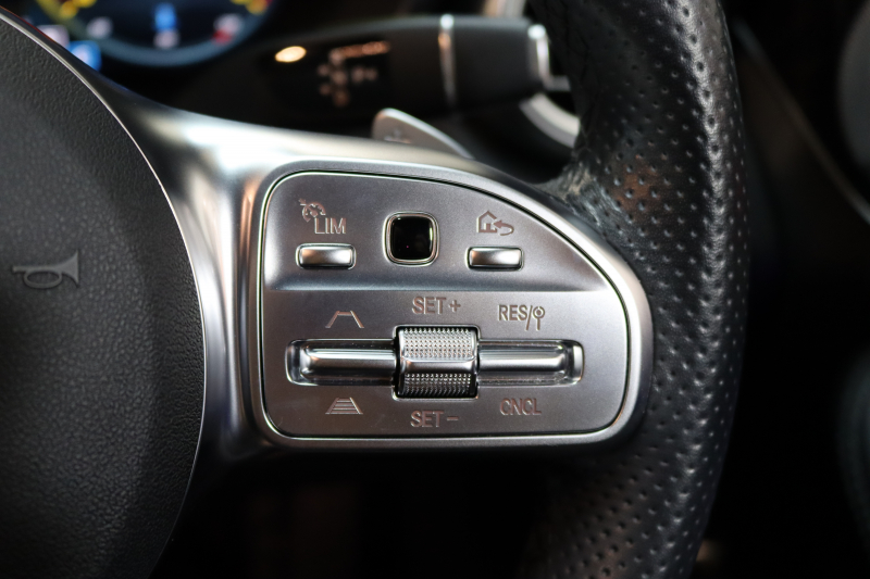 メルセデスベンツ Cクラス C220dｽﾃｰｼｮﾝﾜｺﾞﾝ AVG AMGﾗｲﾝ ﾚｻﾞｰｴｸｽｸﾙｰｼﾌﾞ&ﾚｰﾀﾞｰｾｰﾌﾃｨPKG　後期 MEｺﾈｸﾄ ｷｰﾚｽｺﾞｰ 黒本革 ﾍｯﾄﾞｱｯﾌﾟD HDDﾅﾋﾞTV ｽﾏﾎ連携 ﾊﾞｯｸｶﾒﾗ PTS LEDﾗｲﾄ ﾊﾝｽﾞﾌﾘｰA AMGｴｱﾛ&18AW ｴｱｻｽ 9AT 希少色ｾﾚﾅｲﾄｸﾞﾚｰM　2年保証