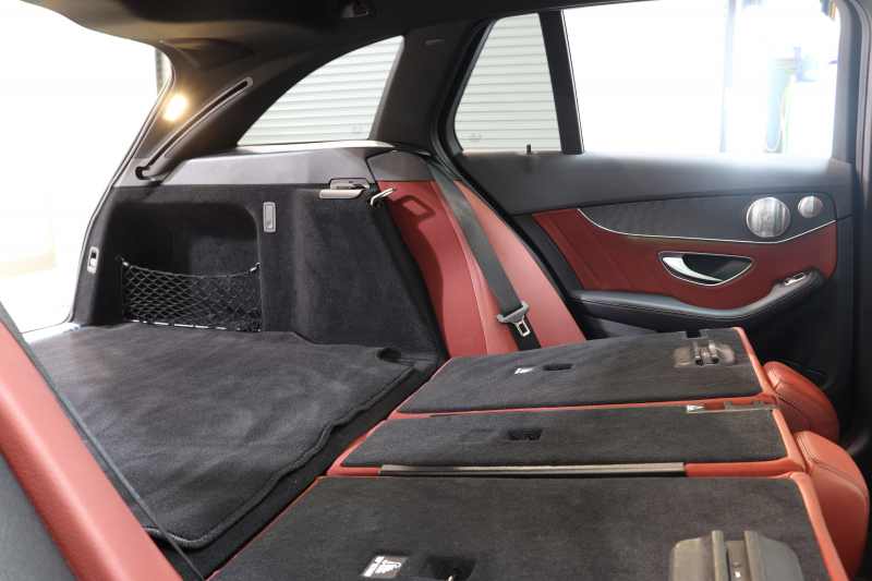 メルセデスベンツ Cクラス C200ｽﾃｰｼｮﾝﾜｺﾞﾝ AVG AMGﾗｲﾝ ﾚｻﾞｰｴｸｽｸﾙｰｼﾌﾞ&ﾚｰﾀﾞｰｾｰﾌﾃｨPKG　BSG搭載 後期 1ｵｰﾅｰ 赤本革 ﾊﾟﾉﾗﾏSR HUD HDDﾅﾋﾞTV ｽﾏﾎ連携 ﾌﾞﾙﾒｽﾀｰ ﾊﾞｯｸｶﾒﾗ PTS LEDﾗｲﾄ ﾊﾝｽﾞﾌﾘｰA AMGｴｱﾛ&18AW ｴｱｻｽ 9AT 希少色ｾﾚﾅｲﾄｸﾞﾚｰM　2年保証