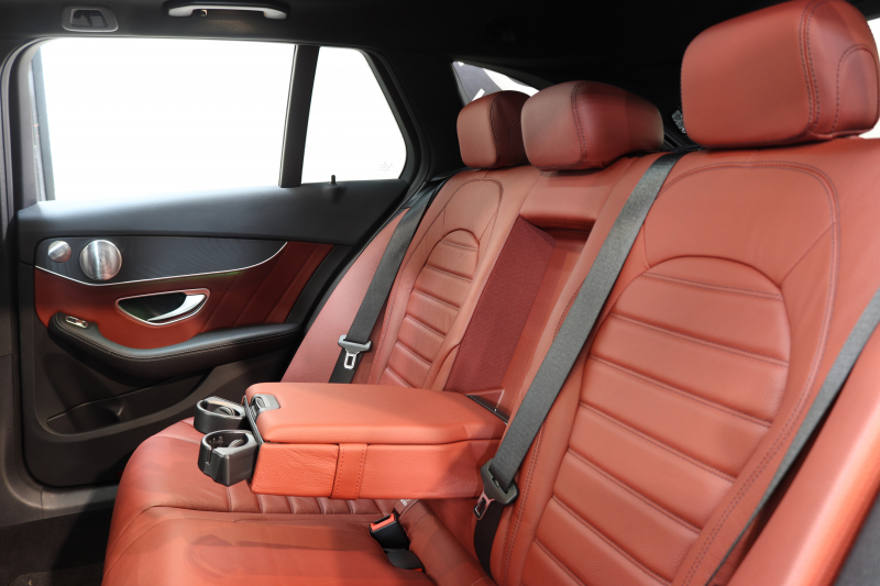 メルセデスベンツ Cクラス C200ｽﾃｰｼｮﾝﾜｺﾞﾝ AVG AMGﾗｲﾝ ﾚｻﾞｰｴｸｽｸﾙｰｼﾌﾞ&ﾚｰﾀﾞｰｾｰﾌﾃｨPKG　BSG搭載 後期 1ｵｰﾅｰ 赤本革 ﾊﾟﾉﾗﾏSR HUD HDDﾅﾋﾞTV ｽﾏﾎ連携 ﾌﾞﾙﾒｽﾀｰ ﾊﾞｯｸｶﾒﾗ PTS LEDﾗｲﾄ ﾊﾝｽﾞﾌﾘｰA AMGｴｱﾛ&18AW ｴｱｻｽ 9AT 希少色ｾﾚﾅｲﾄｸﾞﾚｰM　2年保証