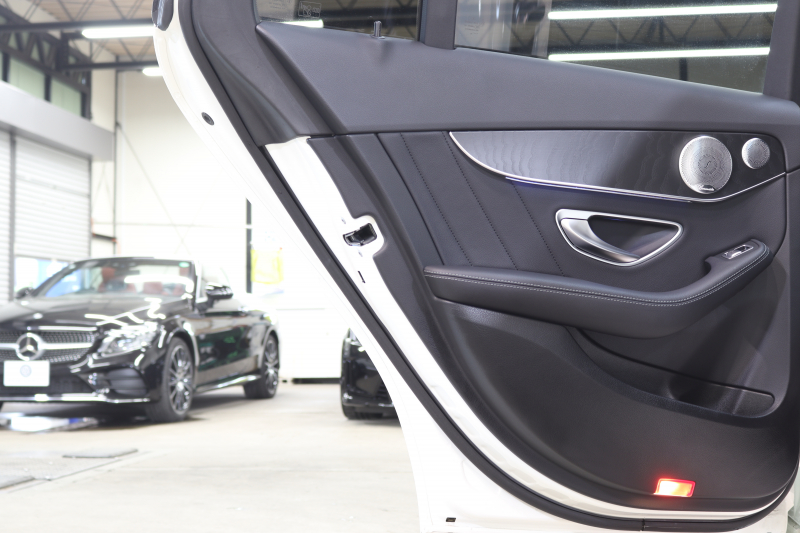 メルセデスベンツ Cクラス C200 AVG AMGﾗｲﾝ ﾚｻﾞｰｴｸｽｸﾙｰｼﾌﾞ&ﾚｰﾀﾞｰｾｰﾌﾃｨPKG　BSG搭載 後期 ｷｰﾚｽｺﾞｰ 黒本革 ﾍｯﾄﾞｱｯﾌﾟD HDDﾅﾋﾞTV ｽﾏﾎ連携 ﾌﾞﾙﾒｽﾀｰ ﾊﾞｯｸｶﾒﾗ PTS LEDﾗｲﾄ ﾊﾝｽﾞﾌﾘｰA AMGｴｱﾛ&18AW ｴｱｻｽ 9AT　2年保証