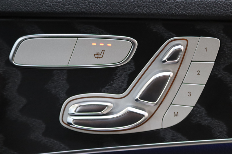 メルセデスベンツ Cクラス C200 AVG AMGﾗｲﾝ ﾚｻﾞｰｴｸｽｸﾙｰｼﾌﾞ&ﾚｰﾀﾞｰｾｰﾌﾃｨPKG　BSG搭載 後期 ｷｰﾚｽｺﾞｰ 黒本革 ﾍｯﾄﾞｱｯﾌﾟD HDDﾅﾋﾞTV ｽﾏﾎ連携 ﾌﾞﾙﾒｽﾀｰ ﾊﾞｯｸｶﾒﾗ PTS LEDﾗｲﾄ ﾊﾝｽﾞﾌﾘｰA AMGｴｱﾛ&18AW ｴｱｻｽ 9AT　2年保証