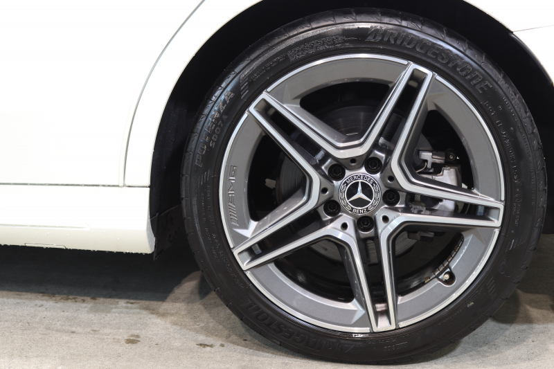 メルセデスベンツ Cクラス C200 AVG AMGﾗｲﾝ ﾚｻﾞｰｴｸｽｸﾙｰｼﾌﾞ&ﾚｰﾀﾞｰｾｰﾌﾃｨPKG　BSG搭載 後期 ｷｰﾚｽｺﾞｰ 黒本革 ﾍｯﾄﾞｱｯﾌﾟD HDDﾅﾋﾞTV ｽﾏﾎ連携 ﾌﾞﾙﾒｽﾀｰ ﾊﾞｯｸｶﾒﾗ PTS LEDﾗｲﾄ ﾊﾝｽﾞﾌﾘｰA AMGｴｱﾛ&18AW ｴｱｻｽ 9AT　2年保証