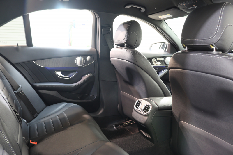 メルセデスベンツ Cクラス C200 AVG AMGﾗｲﾝ ﾚｻﾞｰｴｸｽｸﾙｰｼﾌﾞ&ﾚｰﾀﾞｰｾｰﾌﾃｨPKG　BSG搭載 後期 ｷｰﾚｽｺﾞｰ 黒本革 ﾍｯﾄﾞｱｯﾌﾟD HDDﾅﾋﾞTV ｽﾏﾎ連携 ﾌﾞﾙﾒｽﾀｰ ﾊﾞｯｸｶﾒﾗ PTS LEDﾗｲﾄ ﾊﾝｽﾞﾌﾘｰA AMGｴｱﾛ&18AW ｴｱｻｽ 9AT　2年保証