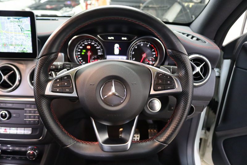 メルセデスベンツ CLAクラス CLA180ｼｭｰﾃｨﾝｸﾞﾌﾞﾚｰｸ ｽﾎﾟｰﾂ AMGﾚｻﾞｰｴｸｽｸﾙｰｼﾌﾞ&ﾚｰﾀﾞｰｾｰﾌﾃｨPKG　後期 ｷｰﾚｽｺﾞｰ 黒本革 ﾊﾟﾉﾗﾏSR HDDﾅﾋﾞTV&ｷｬﾝｾﾗｰ ｽﾏﾎ連携 harman/kardon ﾊﾞｯｸｶﾒﾗ PTS LEDﾗｲﾄ 自動Rｹﾞｰﾄ ﾊﾝｽﾞﾌﾘｰA AMGｴｱﾛ&18AW 7AT　2年保証