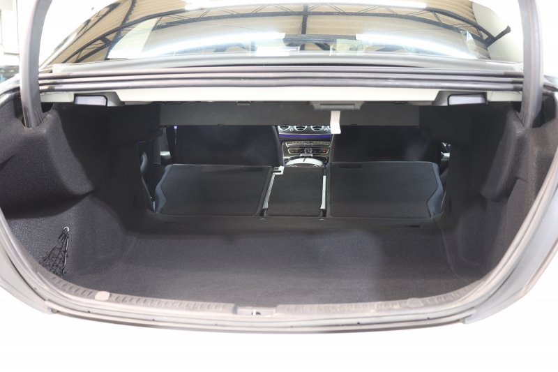 メルセデスベンツ Eクラス E220d AVG AMGﾗｲﾝ ﾚｰﾀﾞｰｾｰﾌﾃｨPKG　中期 ｷｰﾚｽｺﾞｰ 黒本革 ｼｰﾄﾋｰﾀｰ HDDﾅﾋﾞTV ｽﾏﾎ連携 BT音楽 360ｶﾒﾗ PTS LEDﾍｯﾄﾞﾗｲﾄ AMGｴｱﾛ&19AW ﾀﾞｲﾅﾐｯｸｾﾚｸﾄ ﾊﾟﾄﾞﾙｼﾌﾄ 9AT　2年保証