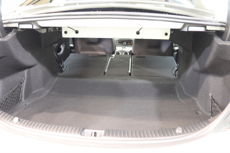 メルセデスベンツ Cクラス C250 ｽﾎﾟｰﾂ ﾚｻﾞｰｴｸｽｸﾙｰｼﾌﾞ&ﾚｰﾀﾞｰｾｰﾌﾃｨPKG ｷｰﾚｽｺﾞｰ 黒本革 HUD HDDﾅﾋﾞTV ﾌﾞﾙﾒｽﾀ BT音楽 ﾊﾞｯｸｶﾒﾗ PTS LEDﾗｲﾄ 自動ﾄﾗﾝｸ ｴｱﾊﾞﾗﾝｽPKG AMGｴｱﾛ&18AW ｴｱｻｽ　2年保証