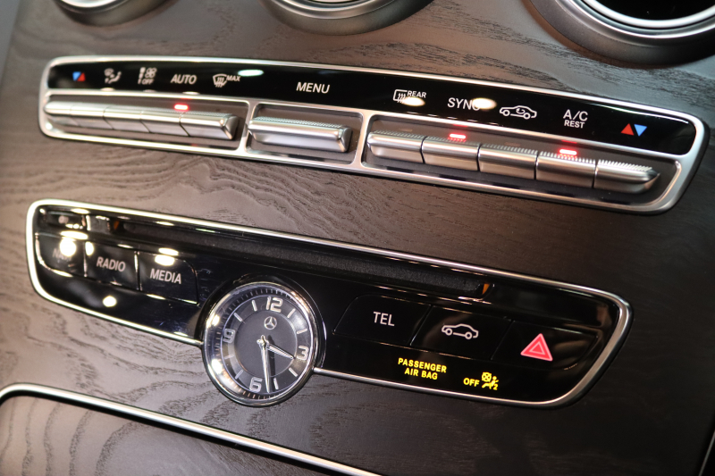 メルセデスベンツ Cクラス C250 ｽﾎﾟｰﾂ ﾚｻﾞｰｴｸｽｸﾙｰｼﾌﾞ&ﾚｰﾀﾞｰｾｰﾌﾃｨPKG ｷｰﾚｽｺﾞｰ 黒本革 HUD HDDﾅﾋﾞTV ﾌﾞﾙﾒｽﾀ BT音楽 ﾊﾞｯｸｶﾒﾗ PTS LEDﾗｲﾄ 自動ﾄﾗﾝｸ ｴｱﾊﾞﾗﾝｽPKG AMGｴｱﾛ&18AW ｴｱｻｽ　2年保証