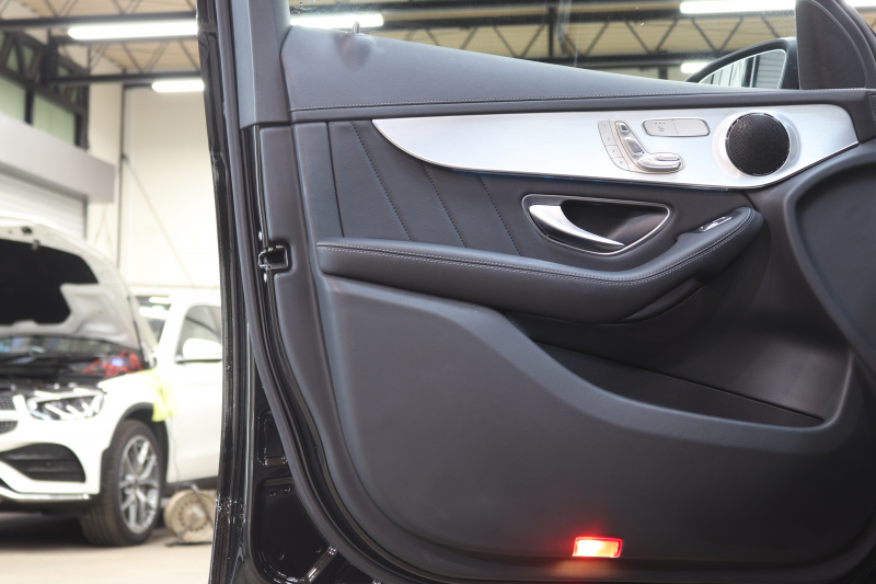 メルセデスベンツ GLC GLC250 4MATIC ｽﾎﾟｰﾂ ﾚｰﾀﾞｰｾｰﾌﾃｨPKG　ｷｰﾚｽｺﾞｰ ﾌﾞﾗｯｸﾚｻﾞｰDINAMICAｼｰﾄ HDDﾅﾋﾞTV&ｷｬﾝｾﾗｰ BT音楽 360ｶﾒﾗ PTS LEDﾗｲﾄ ﾊﾝｽﾞﾌﾘｰA AMGｴｱﾛ&19AW ﾀﾞｲﾅﾐｯｸS ﾊﾟﾅﾒﾘｶｰﾅｸﾞﾘﾙ 9AT　2年保証