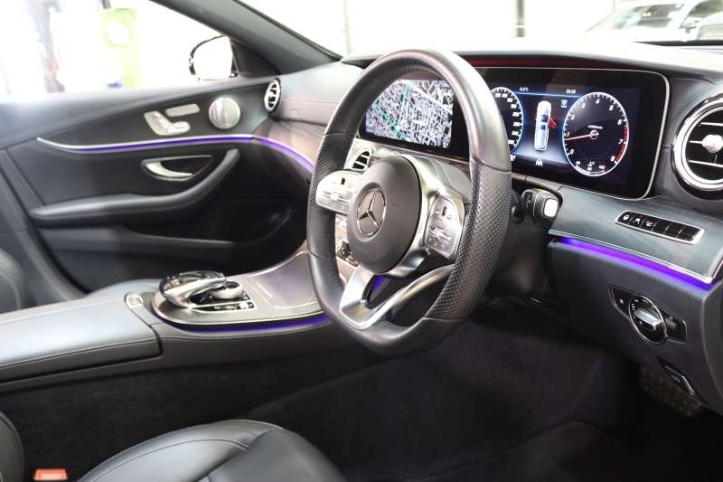 メルセデスベンツ Eクラス E300ｽﾃｰｼｮﾝﾜｺﾞﾝ AVG ｽﾎﾟｰﾂ ｴｸｽｸﾙｰｼﾌﾞ&ﾚｰﾀﾞｰｾｰﾌﾃｨPKG　中期 NEWｽﾃｱﾘﾝｸﾞ ｷｰﾚｽｺﾞｰ 黒本革 ﾊﾟﾉﾗﾏSR ﾍｯﾄﾞｱｯﾌﾟD HDDﾅﾋﾞTV ｽﾏﾎ連携 ﾌﾞﾙﾒｽﾀｰ 360ｶﾒﾗ PTS LEDﾗｲﾄ ﾊﾝｽﾞﾌﾘｰA AMGｴｱﾛ&19AW ﾀﾞｲﾅﾐｯｸS 9AT　2年保証