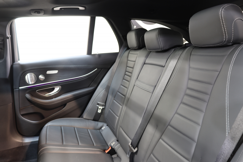 メルセデスベンツ Eクラス E300ｽﾃｰｼｮﾝﾜｺﾞﾝ AVG ｽﾎﾟｰﾂ ｴｸｽｸﾙｰｼﾌﾞ&ﾚｰﾀﾞｰｾｰﾌﾃｨPKG　中期 NEWｽﾃｱﾘﾝｸﾞ ｷｰﾚｽｺﾞｰ 黒本革 ﾊﾟﾉﾗﾏSR ﾍｯﾄﾞｱｯﾌﾟD HDDﾅﾋﾞTV ｽﾏﾎ連携 ﾌﾞﾙﾒｽﾀｰ 360ｶﾒﾗ PTS LEDﾗｲﾄ ﾊﾝｽﾞﾌﾘｰA AMGｴｱﾛ&19AW ﾀﾞｲﾅﾐｯｸS 9AT　2年保証