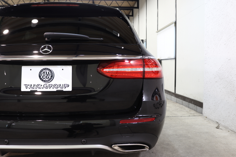 メルセデスベンツ Eクラス E300ｽﾃｰｼｮﾝﾜｺﾞﾝ AVG ｽﾎﾟｰﾂ ｴｸｽｸﾙｰｼﾌﾞ&ﾚｰﾀﾞｰｾｰﾌﾃｨPKG　中期 NEWｽﾃｱﾘﾝｸﾞ ｷｰﾚｽｺﾞｰ 黒本革 ﾊﾟﾉﾗﾏSR ﾍｯﾄﾞｱｯﾌﾟD HDDﾅﾋﾞTV ｽﾏﾎ連携 ﾌﾞﾙﾒｽﾀｰ 360ｶﾒﾗ PTS LEDﾗｲﾄ ﾊﾝｽﾞﾌﾘｰA AMGｴｱﾛ&19AW ﾀﾞｲﾅﾐｯｸS 9AT　2年保証