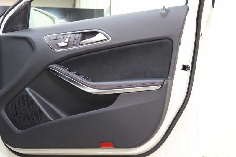 メルセデスベンツ Aクラス A180ｽﾎﾟｰﾂ ﾚｰﾀﾞｰｾｰﾌﾃｨPKG　後期 ｷｰﾚｽｺﾞｰ ﾌﾞﾗｯｸﾚｻﾞｰDINAMICAｼｰﾄ ｼｰﾄﾋｰﾀｰ HDDﾅﾋﾞTV BT音楽 ﾊﾞｯｸｶﾒﾗ PTS LEDﾗｲﾄ AMGｴｱﾛ&18AW ﾀﾞｲﾅﾐｯｸS ｽﾎﾟｰﾂｻｽﾍﾟﾝｼｮﾝ 7AT　2年保証