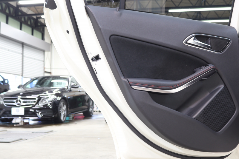 メルセデスベンツ Aクラス A180ｽﾎﾟｰﾂ ﾚｰﾀﾞｰｾｰﾌﾃｨPKG　後期 ｷｰﾚｽｺﾞｰ ﾌﾞﾗｯｸﾚｻﾞｰDINAMICAｼｰﾄ ｼｰﾄﾋｰﾀｰ HDDﾅﾋﾞTV BT音楽 ﾊﾞｯｸｶﾒﾗ PTS LEDﾗｲﾄ AMGｴｱﾛ&18AW ﾀﾞｲﾅﾐｯｸS ｽﾎﾟｰﾂｻｽﾍﾟﾝｼｮﾝ 7AT　2年保証