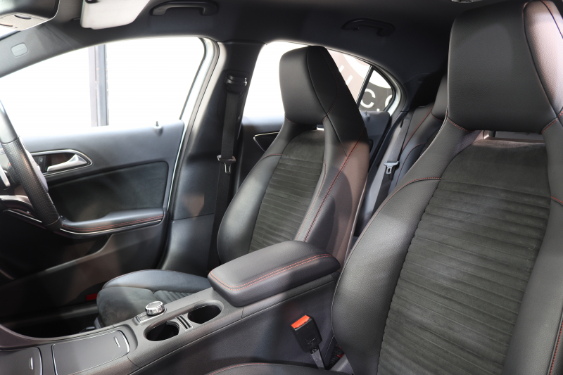 メルセデスベンツ Aクラス A180ｽﾎﾟｰﾂ ﾚｰﾀﾞｰｾｰﾌﾃｨPKG　後期 ｷｰﾚｽｺﾞｰ ﾌﾞﾗｯｸﾚｻﾞｰDINAMICAｼｰﾄ ｼｰﾄﾋｰﾀｰ HDDﾅﾋﾞTV BT音楽 ﾊﾞｯｸｶﾒﾗ PTS LEDﾗｲﾄ AMGｴｱﾛ&18AW ﾀﾞｲﾅﾐｯｸS ｽﾎﾟｰﾂｻｽﾍﾟﾝｼｮﾝ 7AT　2年保証