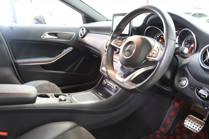 メルセデスベンツ Aクラス A180ｽﾎﾟｰﾂ ﾚｰﾀﾞｰｾｰﾌﾃｨPKG　後期 ｷｰﾚｽｺﾞｰ ﾌﾞﾗｯｸﾚｻﾞｰDINAMICAｼｰﾄ ｼｰﾄﾋｰﾀｰ HDDﾅﾋﾞTV BT音楽 ﾊﾞｯｸｶﾒﾗ PTS LEDﾗｲﾄ AMGｴｱﾛ&18AW ﾀﾞｲﾅﾐｯｸS ｽﾎﾟｰﾂｻｽﾍﾟﾝｼｮﾝ 7AT　2年保証