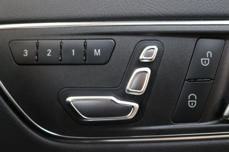 メルセデスベンツ Aクラス A180ｽﾎﾟｰﾂ ﾚｰﾀﾞｰｾｰﾌﾃｨPKG　後期 ｷｰﾚｽｺﾞｰ ﾌﾞﾗｯｸﾚｻﾞｰDINAMICAｼｰﾄ ｼｰﾄﾋｰﾀｰ HDDﾅﾋﾞTV BT音楽 ﾊﾞｯｸｶﾒﾗ PTS LEDﾗｲﾄ AMGｴｱﾛ&18AW ﾀﾞｲﾅﾐｯｸS ｽﾎﾟｰﾂｻｽﾍﾟﾝｼｮﾝ 7AT　2年保証