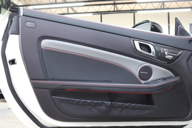 AMG SLC SLC43 ﾚｯﾄﾞｱｰﾄｴﾃﾞｨｼｮﾝ ﾚｰﾀﾞｰｾｰﾌﾃｨPKG　特別仕様車 1ｵｰﾅｰ ｷｰﾚｽｺﾞｰ 黒/銀本革 ｴｱｽｶｰﾌ ﾏｼﾞｯｸｽｶｲR HDDﾅﾋﾞTV&ｷｬﾝｾﾗｰ ｽﾏﾎ連携 harman/kardon ﾊﾞｯｸｶﾒﾗ PTS LEDﾗｲﾄ ﾚｯﾄﾞｱｸｾﾝﾄﾊﾟｰﾂ AMG専用装備&ﾁｭｰﾆﾝｸﾞ 9AT　2年保証