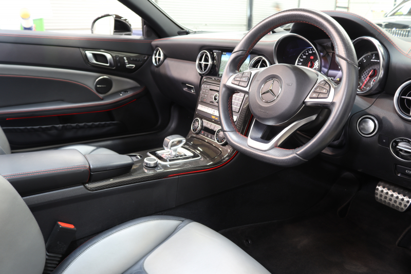 AMG SLC SLC43 ﾚｯﾄﾞｱｰﾄｴﾃﾞｨｼｮﾝ ﾚｰﾀﾞｰｾｰﾌﾃｨPKG　特別仕様車 1ｵｰﾅｰ ｷｰﾚｽｺﾞｰ 黒/銀本革 ｴｱｽｶｰﾌ ﾏｼﾞｯｸｽｶｲR HDDﾅﾋﾞTV&ｷｬﾝｾﾗｰ ｽﾏﾎ連携 harman/kardon ﾊﾞｯｸｶﾒﾗ PTS LEDﾗｲﾄ ﾚｯﾄﾞｱｸｾﾝﾄﾊﾟｰﾂ AMG専用装備&ﾁｭｰﾆﾝｸﾞ 9AT　2年保証