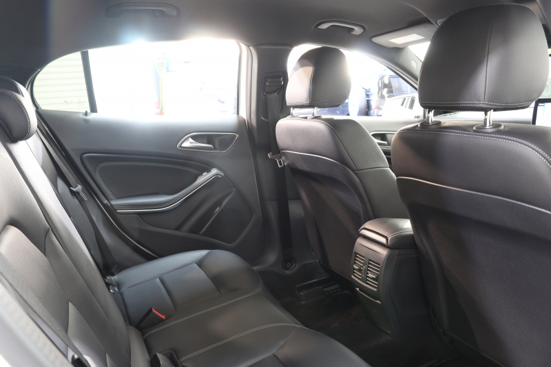 メルセデスベンツ GLA GLA220 4MATIC ﾚｰﾀﾞｰｾｰﾌﾃｨPKG　後期 ｷｰﾚｽｺﾞｰ 黒革 ｼｰﾄﾋｰﾀｰ HDDﾅﾋﾞTV ｽﾏﾎ連携 BT音楽 ﾊﾞｯｸｶﾒﾗ PTS LEDｰHﾗｲﾄ ﾌｫｸﾞﾗﾝﾌﾟ ﾊﾝｽﾞﾌﾘｰA ﾀﾞｲﾅﾐｯｸS 7AT　2年保証