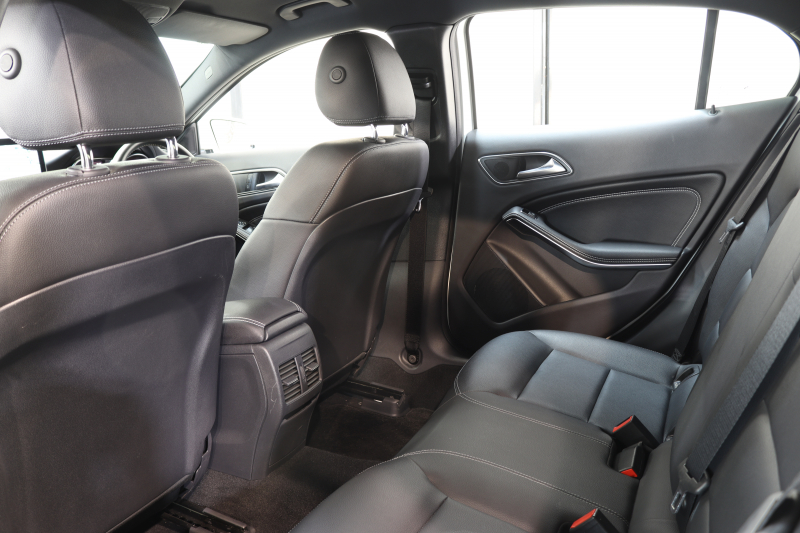 メルセデスベンツ GLA GLA220 4MATIC ﾚｰﾀﾞｰｾｰﾌﾃｨPKG　後期 ｷｰﾚｽｺﾞｰ 黒革 ｼｰﾄﾋｰﾀｰ HDDﾅﾋﾞTV ｽﾏﾎ連携 BT音楽 ﾊﾞｯｸｶﾒﾗ PTS LEDｰHﾗｲﾄ ﾌｫｸﾞﾗﾝﾌﾟ ﾊﾝｽﾞﾌﾘｰA ﾀﾞｲﾅﾐｯｸS 7AT　2年保証