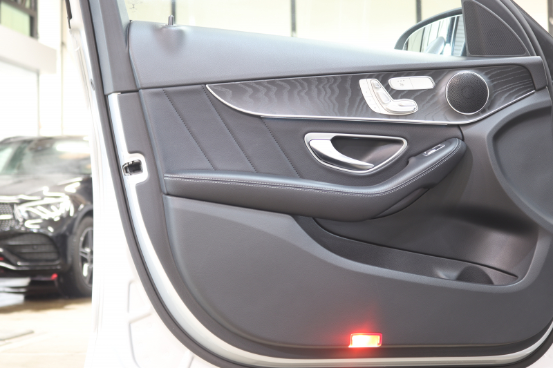 メルセデスベンツ Cクラス C200ｽﾃｰｼｮﾝﾜｺﾞﾝ AVG AMGﾗｲﾝ ﾚｰﾀﾞｰｾｰﾌﾃｨPKG　BSG搭載 後期 ｷｰﾚｽｺﾞｰ 黒革 HDDﾅﾋﾞTV ｽﾏﾎ連携 ﾊﾞｯｸｶﾒﾗ PTS LEDﾗｲﾄ 自動Rｹﾞｰﾄ AMGｴｱﾛ&18AW ﾀﾞｲﾅﾐｯｸS ｴｱｻｽ 9AT　2年保証