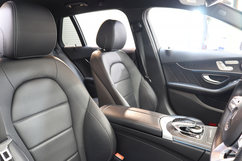 メルセデスベンツ Cクラス C200ｽﾃｰｼｮﾝﾜｺﾞﾝ AVG AMGﾗｲﾝ ﾚｰﾀﾞｰｾｰﾌﾃｨPKG　BSG搭載 後期 ｷｰﾚｽｺﾞｰ 黒革 HDDﾅﾋﾞTV ｽﾏﾎ連携 ﾊﾞｯｸｶﾒﾗ PTS LEDﾗｲﾄ 自動Rｹﾞｰﾄ AMGｴｱﾛ&18AW ﾀﾞｲﾅﾐｯｸS ｴｱｻｽ 9AT　2年保証