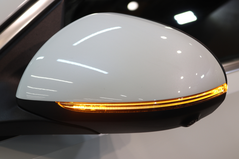 メルセデスベンツ Cクラス C200ｽﾃｰｼｮﾝﾜｺﾞﾝ AVG AMGﾗｲﾝ ﾚｻﾞｰｴｸｽｸﾙｰｼﾌﾞ&ﾍﾞｰｼｯｸ&ﾚｰﾀﾞｰｾｰﾌﾃｨPKG　ISG搭載 ｷｰﾚｽｺﾞｰ 茶/黒本革 ﾊﾟﾉﾗﾏSR ﾍｯﾄﾞｱｯﾌﾟD MBUXﾅﾋﾞTV ｽﾏﾎ連携 360ｶﾒﾗ PTS LEDﾗｲﾄ 自動Rｹﾞｰﾄ AMGｴｱﾛ&18AW ﾜｲﾔﾚｽ充電 9AT　2年保証