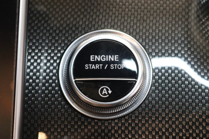 メルセデスベンツ Cクラス C200ｽﾃｰｼｮﾝﾜｺﾞﾝ AVG AMGﾗｲﾝ ﾚｻﾞｰｴｸｽｸﾙｰｼﾌﾞ&ﾍﾞｰｼｯｸ&ﾚｰﾀﾞｰｾｰﾌﾃｨPKG　ISG搭載 ｷｰﾚｽｺﾞｰ 茶/黒本革 ﾊﾟﾉﾗﾏSR ﾍｯﾄﾞｱｯﾌﾟD MBUXﾅﾋﾞTV ｽﾏﾎ連携 360ｶﾒﾗ PTS LEDﾗｲﾄ 自動Rｹﾞｰﾄ AMGｴｱﾛ&18AW ﾜｲﾔﾚｽ充電 9AT　2年保証