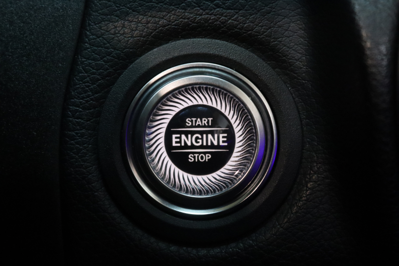 メルセデスベンツ Cクラス C200 AVG AMGﾗｲﾝ ﾚｻﾞｰｴｸｽｸﾙｰｼﾌﾞ&ﾚｰﾀﾞｰｾｰﾌﾃｨPKG　BSG搭載 後期 ｷｰﾚｽｺﾞｰ 黒本革 ﾊﾟﾉﾗﾏSR ﾍｯﾄﾞｱｯﾌﾟD HDDﾅﾋﾞTV ｽﾏﾎ連携 ﾌﾞﾙﾒｽﾀｰ ﾊﾞｯｸｶﾒﾗ PTS LEDﾗｲﾄ ﾊﾝｽﾞﾌﾘｰA AMGｴｱﾛ&18AW ｴｱｻｽ 9AT　2年保証